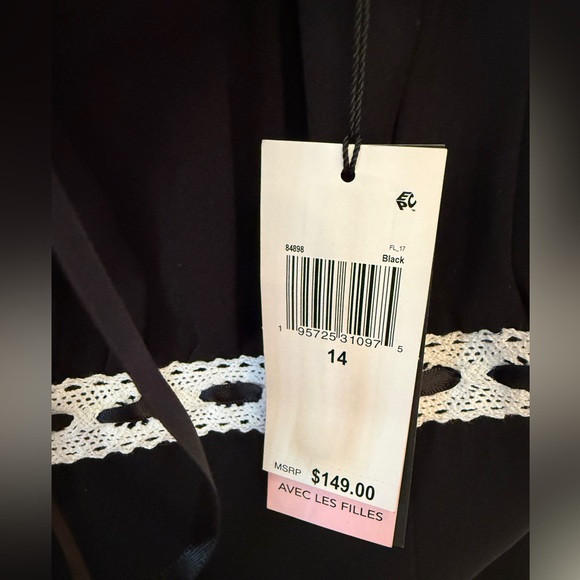 Avec Les Filles Black Dress with Cream Lace Detail - Picture 4 of 6